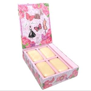 J’adore Couture Paris Fashion Embellished Music Box w/4 Rose Scented Soaps 76774
